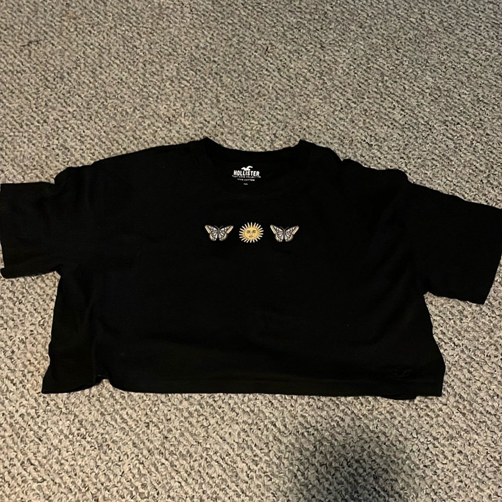 Hollister butterfly sun crop tshirt